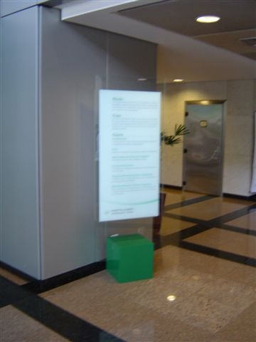 Totem Vidro HAOC.JPG