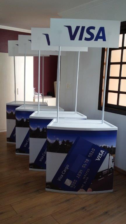 Balcao com testeira VISA.JPG